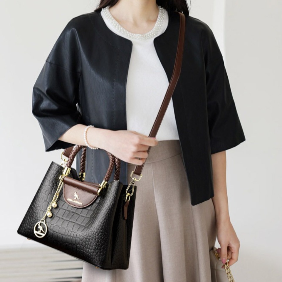 Woven Handle Genuine Brand Hig - Luxury Bags On Sale recension och pris