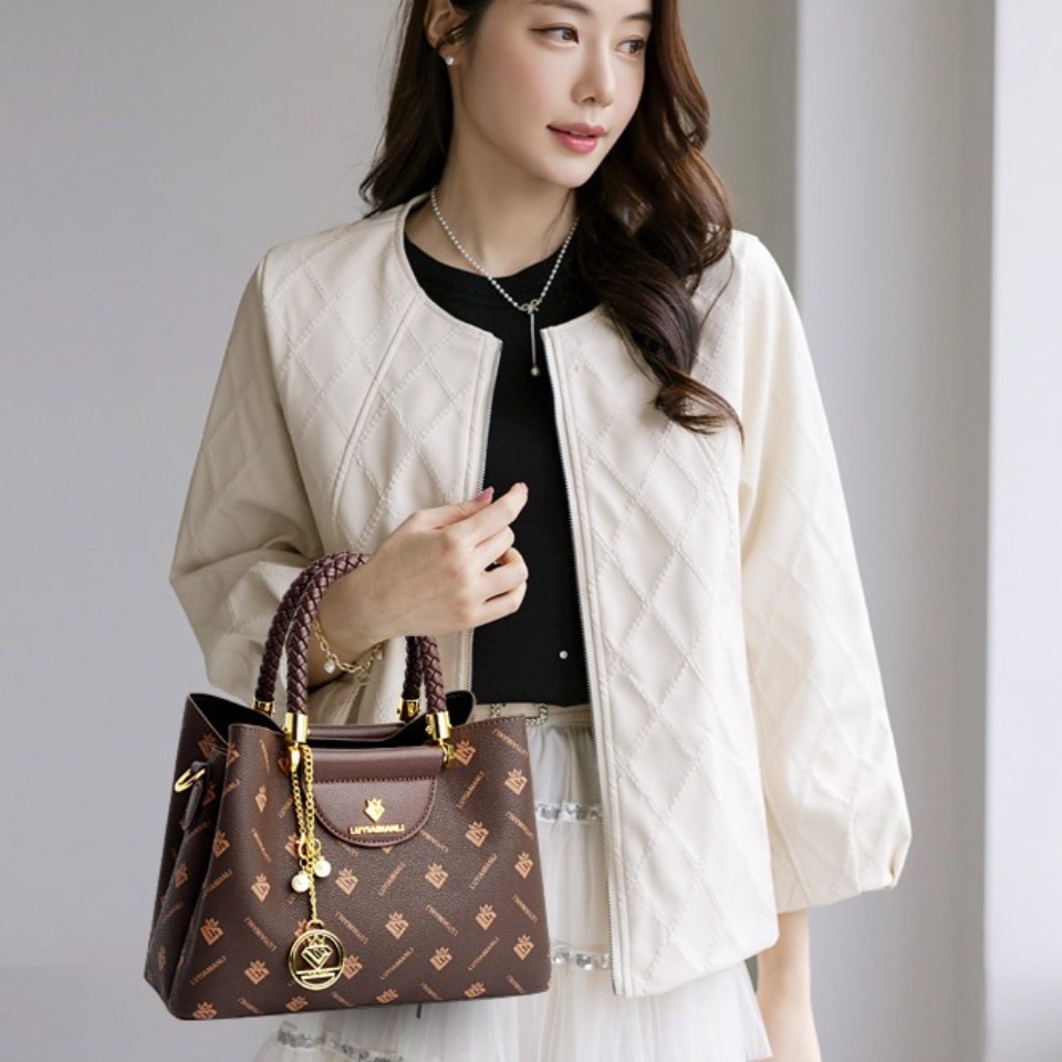 Woven Handle Genuine Brand Hig - Luxury Bags On Sale recension och pris