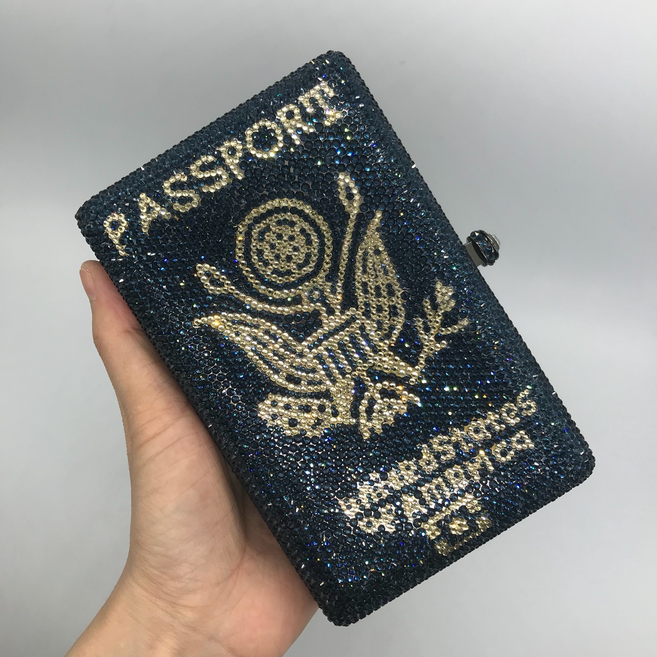 Dark Blue Passport Shape Diamo - Luxury Bags Blue recension och pris