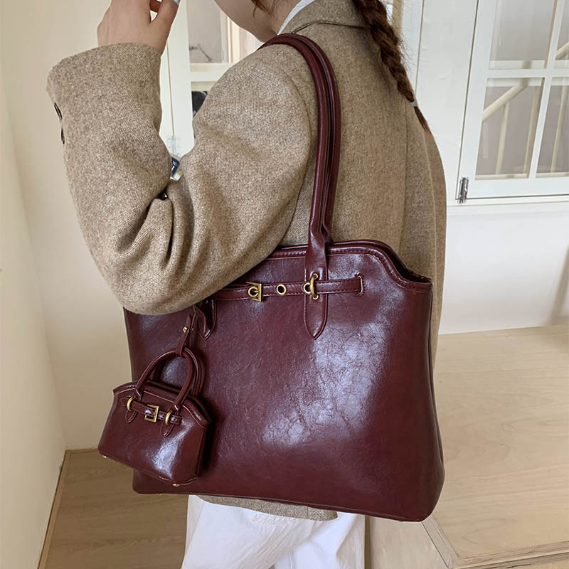 LEFTSIDE Big PU Leather Short  - Luxury Bags Sale recension och pris
